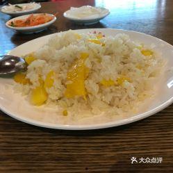 哈密瓜抓饭今日头条,哈密瓜抓饭，新疆风味美食的独特魅力