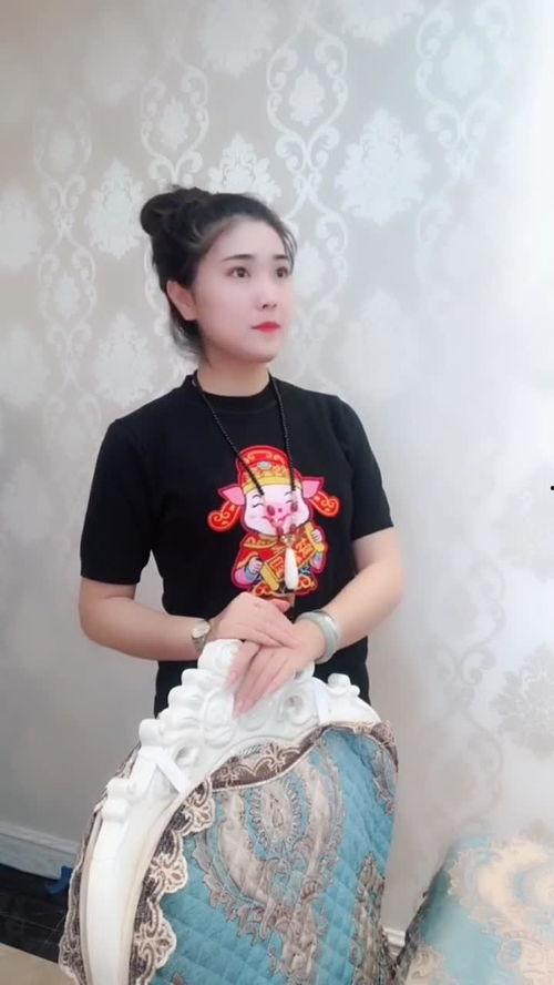 瓜哥今日着装,街头潮流与舒适并存的时尚典范